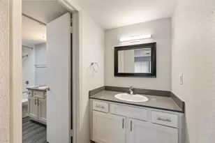 8701 Town Park Dr, Houston, TX 77036 - Photo 20