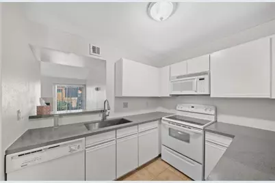10811 Richmond Avenue #72, Houston, TX 77042 - Photo 8