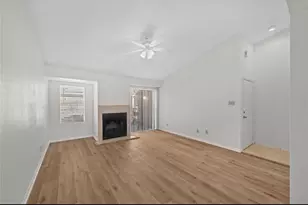 10811 Richmond Ave, Houston, TX 77042 - Photo 4