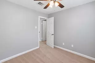 13526 Robin Hill Ct, Houston, TX 77059 - Photo 20