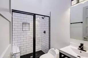 1709 Reverse St, Houston, TX 77055 - Photo 12
