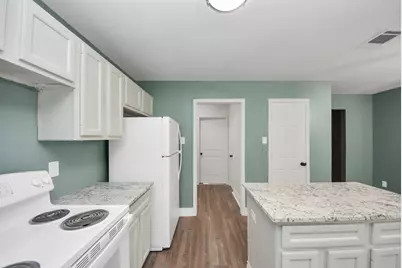 608 Trinity Lane, Pasadena, TX 77506 - Photo 8