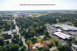 205 W South St, Madisonville, TX 77864 - Photo 10