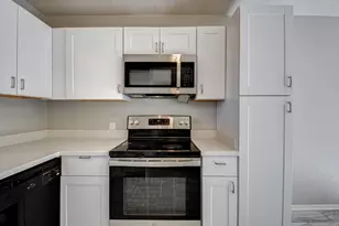 131 Lakewood Dr, Clute, TX 77531 - Photo 4