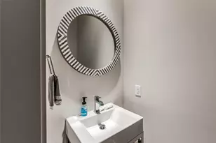 1004 California St, Houston, TX 77006 - Photo 18