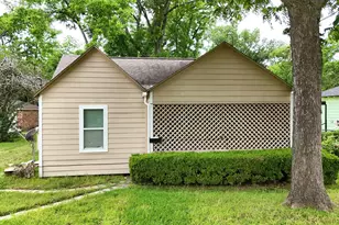 3909 Lavender St, Houston, TX 77026 - Photo 2