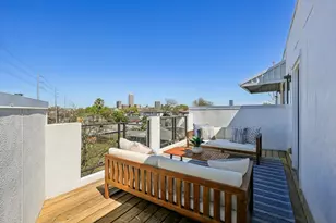 1771 Michigan St, Houston, TX 77006 - Photo 2