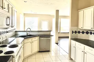 4911 Knights Branch Dr, Sugar Land, TX 77479 - Photo 6