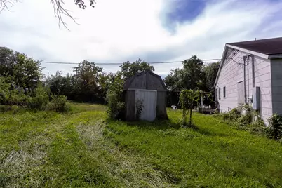 2421 12th Avenue N, Texas City, TX 77590 - Photo 6