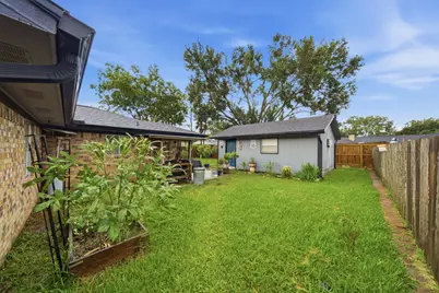 1814 Crooked Creek Lane, Pearland, TX 77581 - Photo 36