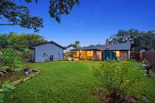 1814 Crooked Creek Ln, Pearland, TX 77581 - Photo 2