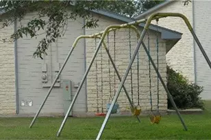 200 Riverview Dr, Lampasas, TX 76550 - Photo 4