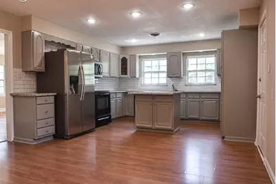 1030 Perkins Drive, Bacliff, TX 77518 - Photo 4