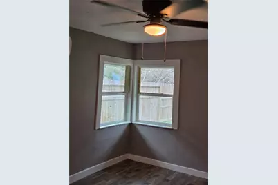 5823 Lyndhurst Drive E, Houston, TX 77033 - Photo 10