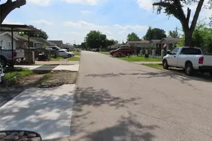 10517 Palestine St, Houston, TX 77029 - Photo 16