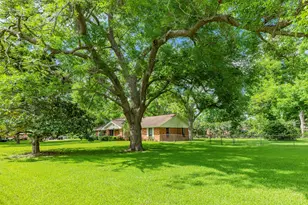 120 Southern Oaks Dr, Lake Jackson, TX 77566 - Photo 4