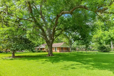 120 Southern Oaks Drive, Lake Jackson, TX 77566 - Photo 4