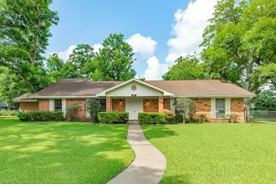 120 Southern Oaks Drive, Lake Jackson, TX 77566 - Photo 2