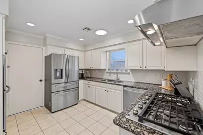 2411 Tannehill Drive, Houston, TX 77008 - Photo 10