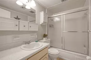 5826 Autumn Forest Dr, Houston, TX 77092 - Photo 14