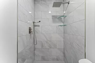 8427 Guinevere St, Houston, TX 77029 - Photo 14