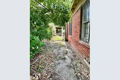 105 Dresden Street, Houston, TX 77012 - Photo 8