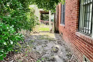105 Dresden St, Houston, TX 77012 - Photo 8