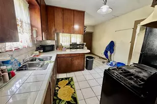 105 Dresden St, Houston, TX 77012 - Photo 4