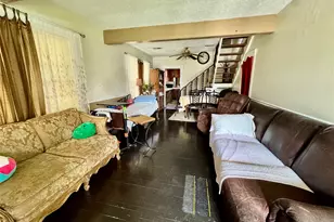 105 Dresden St, Houston, TX 77012 - Photo 2