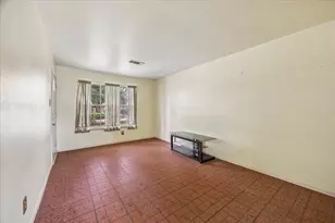 4619 Pinebrook Ln, Houston, TX 77053 - Photo 2