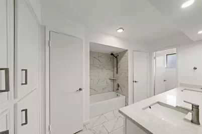 6902 Addicks Clodine Road, Houston, TX 77083 - Photo 24
