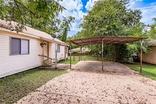 1107 W Dogwood St, Woodville, TX 75979 - Photo 22