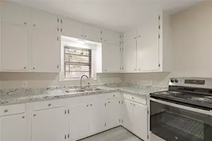 1107 W Dogwood St, Woodville, TX 75979 - Photo 2