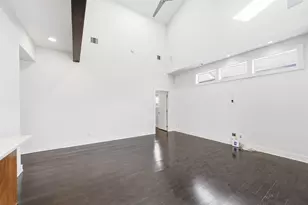 5905 Kiam St, Houston, TX 77007 - Photo 8