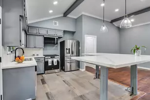 5402 Libbey Ln, Houston, TX 77092 - Photo 6