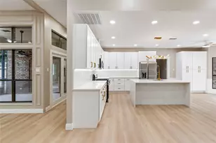 210 Mill Trail Dr, Sugar Land, TX 77498 - Photo 18