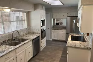 15803 Mill Point Dr, Houston, TX 77059 - Photo 8