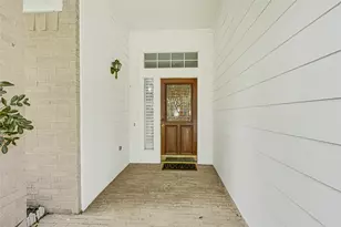 1614 Roaring Springs Ln, Pasadena, TX 77586 - Photo 2