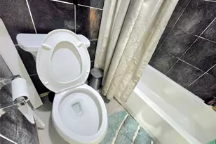 10555 Turtlewood Ct, Houston, TX 77072 - Photo 10