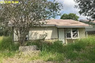 354 S 9th St, Aransas Pass, TX 78336 - Photo 2
