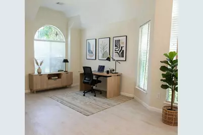 140 S Winterport Circle, The Woodlands, TX 77382 - Photo 4
