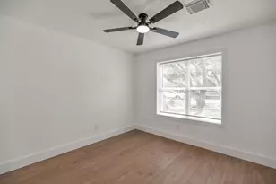 1615 Sleepy Hollow Dr, Pearland, TX 77581 - Photo 12