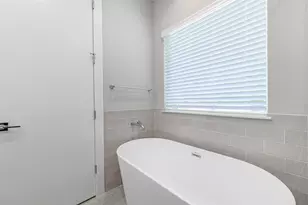 240 Julia St, Houston, TX 77022 - Photo 26