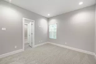 240 Julia St, Houston, TX 77022 - Photo 28