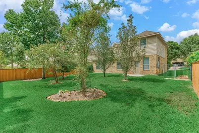 163 N Hawkhurst Circle, The Woodlands, TX 77354 - Photo 36