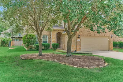 163 N Hawkhurst Circle, The Woodlands, TX 77354 - Photo 1