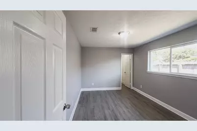 4126 Worrell Drive, Houston, TX 77045 - Photo 12