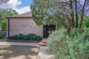 9712 Longmont Dr, Houston, TX 77063 - Photo 42