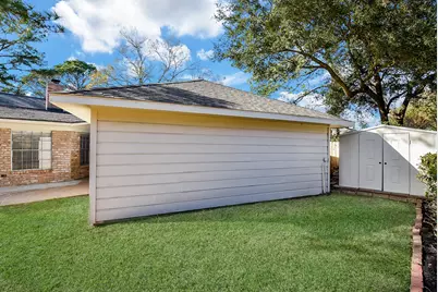 8134 Ivan Reid Drive, Houston, TX 77040 - Photo 32
