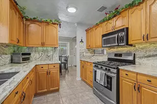 1302 Canyon Springs Dr, La Porte, TX 77571 - Photo 10